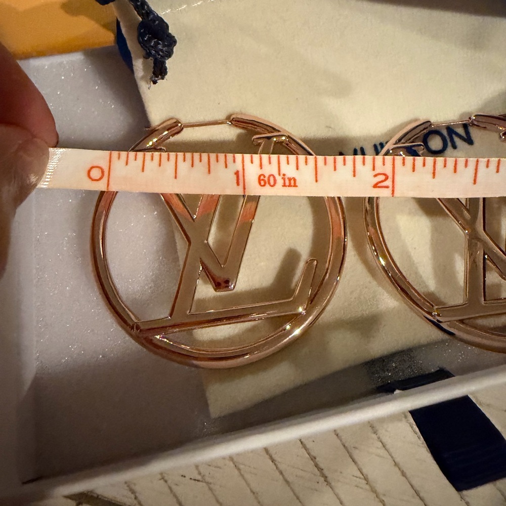 Louis Vuitton Earrings/ gold tone - Picture 3 of 5